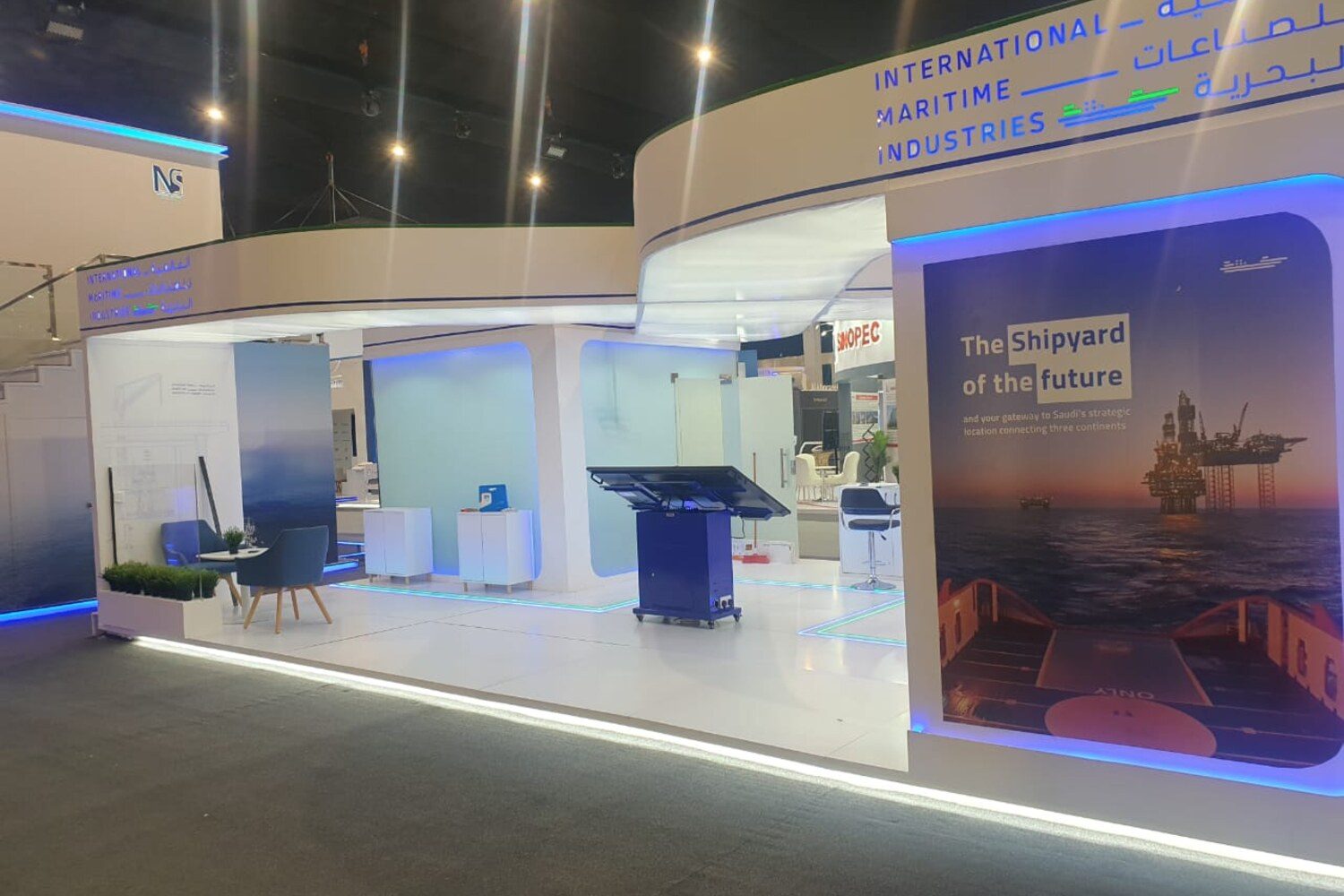 Curved-Fascia Exhibition Stand