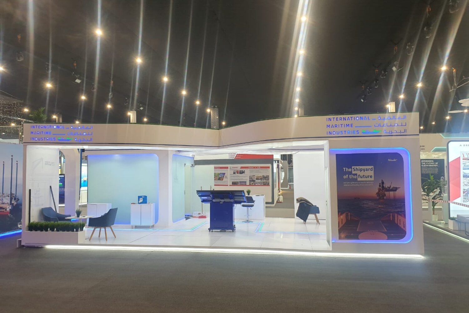 Curved-Fascia Exhibition Stand
